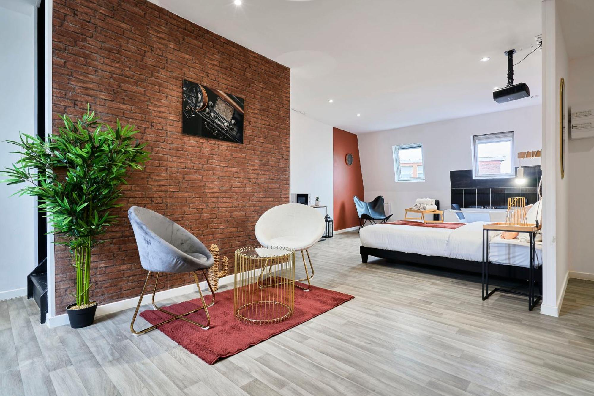 Ng Suitehome - Lille I Roubaix Centre I Grand Place - Balneo - Netflix - Wifi Ngoại thất bức ảnh